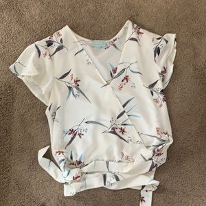 Veronica m tie front or back close . Cream with floral print. V neck. Size small